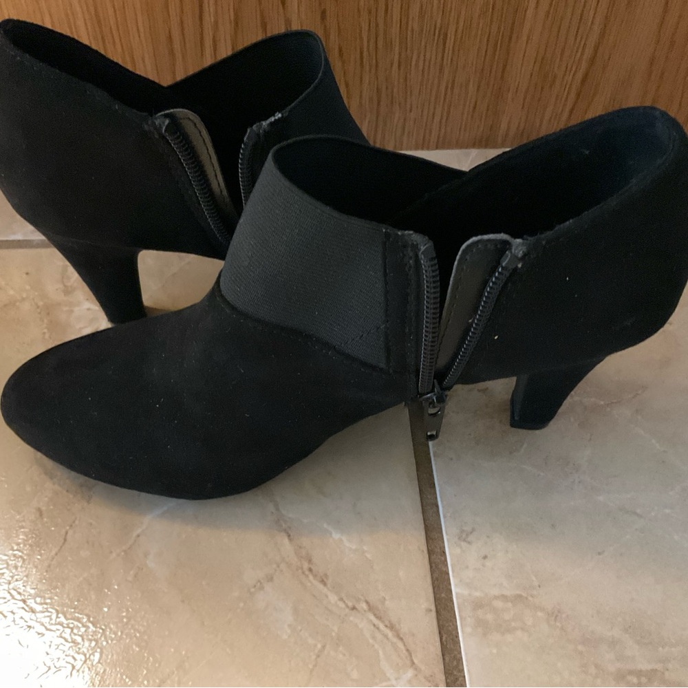 Black shoes